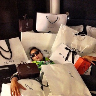 PERSONAL SHOPPER?